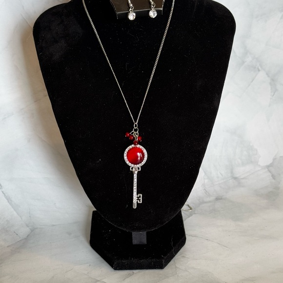 Key Necklace - Picture 1 of 3